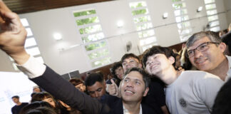 Kicillof entregó viviendas y puso en funcionamiento equipamiento de salud