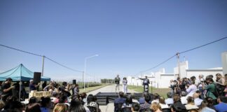 Kicillof entregó 60 viviendas a familias de Pehuajó