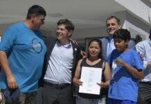 Kicillof entregó viviendas e inauguró un nuevo Centro de Atención Primaria de la Salud