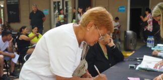 194 familias mercedinas firmaron su escritura