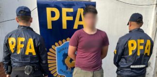 LA POLICÍA FEDERAL ARGENTINA DETUVO A UN HOMBRE QUE AMENAZÓ CON INMOLARSE EN LA EMBAJADA DE LOS ESTADOS UNIDOS