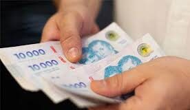 El Gobierno fijó por decreto el Salario Mínimo Vital y Móvil a $302.600