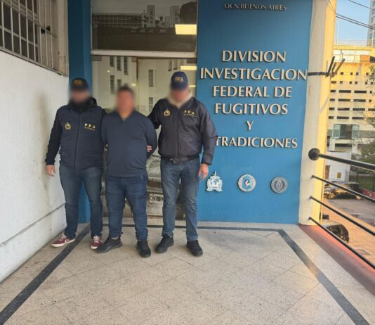 LA POLICÍA FEDERAL ARGENTINA DETUVO A UN CIUDADANO PERUANO CON PEDIDO DE CAPTURA INTERNACIONAL POR HOMICIDIO AGRAVADO