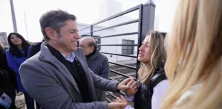 Kicillof y Magario entregaron 110 viviendas a familias de Berazategui
