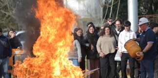 Estudiantes mercedinos realizan prácticas en campo de Bomberos