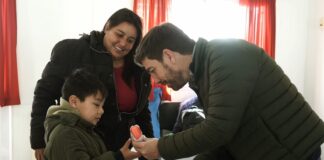 “Ver para Aprender», se entregaron 45 pares de anteojos a estudiantes de escuelas primarias de Mercedes