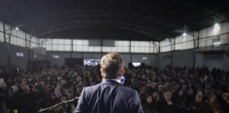 Kicillof le respondió a Milei: «Vino a La Matanza solo a sacarse una foto»