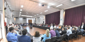 Kicillof se reunió con productores, comerciantes y representantes gremiales