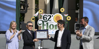 Kicillof visitó la 62° Fiesta Nacional de la Flor en Escobar