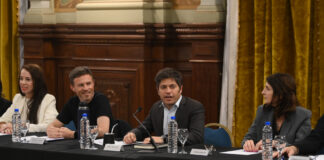 Kicillof se reunió con artistas y referentes de la cultura