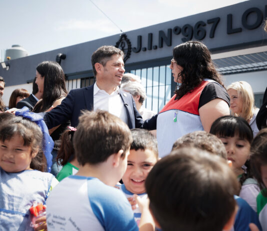 Kicillof inauguró nueva infraestructura educativa en Longchamps