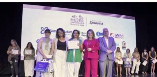 Andrea y Fabiana Panella reciben el premio Mujer Empresaria Bonaerense 2025