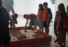 La tercera edición de “Escape bajo las estrellas” congregó a más de 50 participantes en una noche de acertijos y cultura