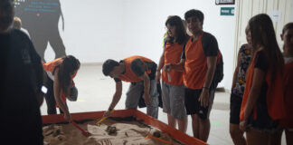 La tercera edición de “Escape bajo las estrellas” congregó a más de 50 participantes en una noche de acertijos y cultura