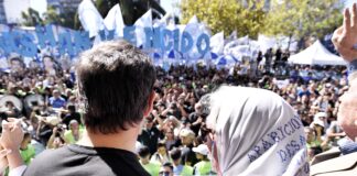 Kicillof participó de la marcha por el Día Nacional de la Memoria por la Verdad y la Justicia
