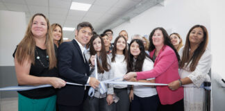 Kicillof inauguró seis edificios educativos en un día