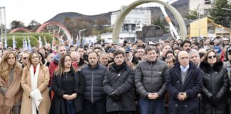 Kicillof participó del acto por el Día de los veteranos y los caídos en Malvinas en Ushuaia