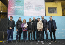 Kicillof entregó viviendas a familias de Bahía Blanca