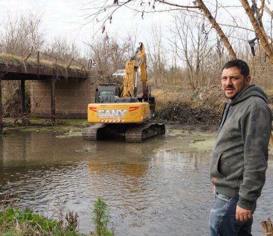 El Municipio realizó tareas de limpieza intensiva y prevención en los puentes del río Luján