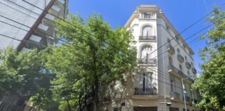 Embargan el departamento de San José 1111 donde CFK cumple prisión domiciliaria