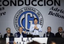Kicillof apuntó nuevamente contra Milei: “La gente se está endeudando para pagar la vida”