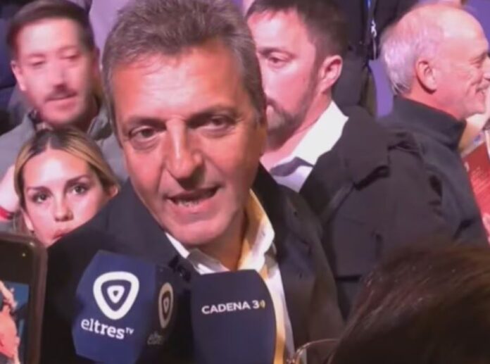 REAPARECIÓ MASSA