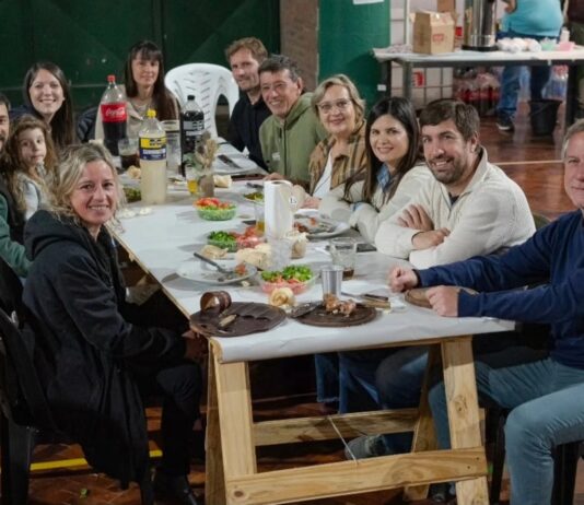 Autoridades municipales participaron de la cena anual a beneficio del CEF Nº 40