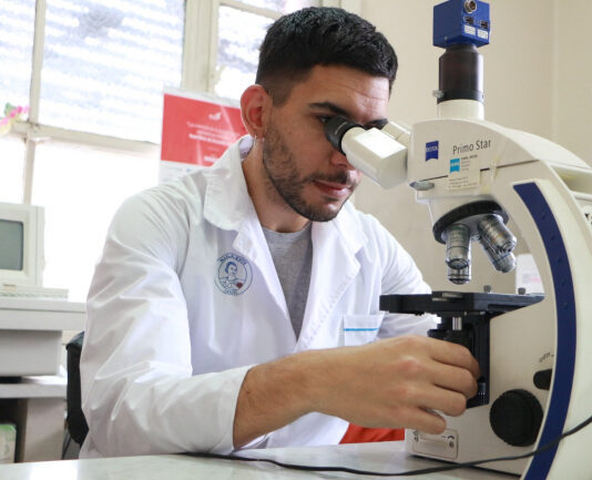 PBA lanza convocatoria para profesionales de hospitales bonaerenses