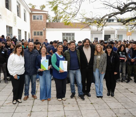 Ustarroz anunció un fondo municipal para sostener los talleres de las Escuelas Técnicas